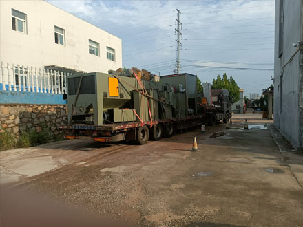 Q6915輥道通過(guò)式拋丸機(jī)發(fā)貨